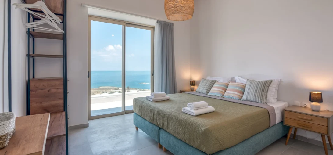 Aposperitis-bedroom-with-sea-view-scaled.webp