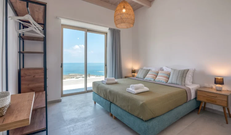 Aposperitis-bedroom-with-sea-view-scaled.webp